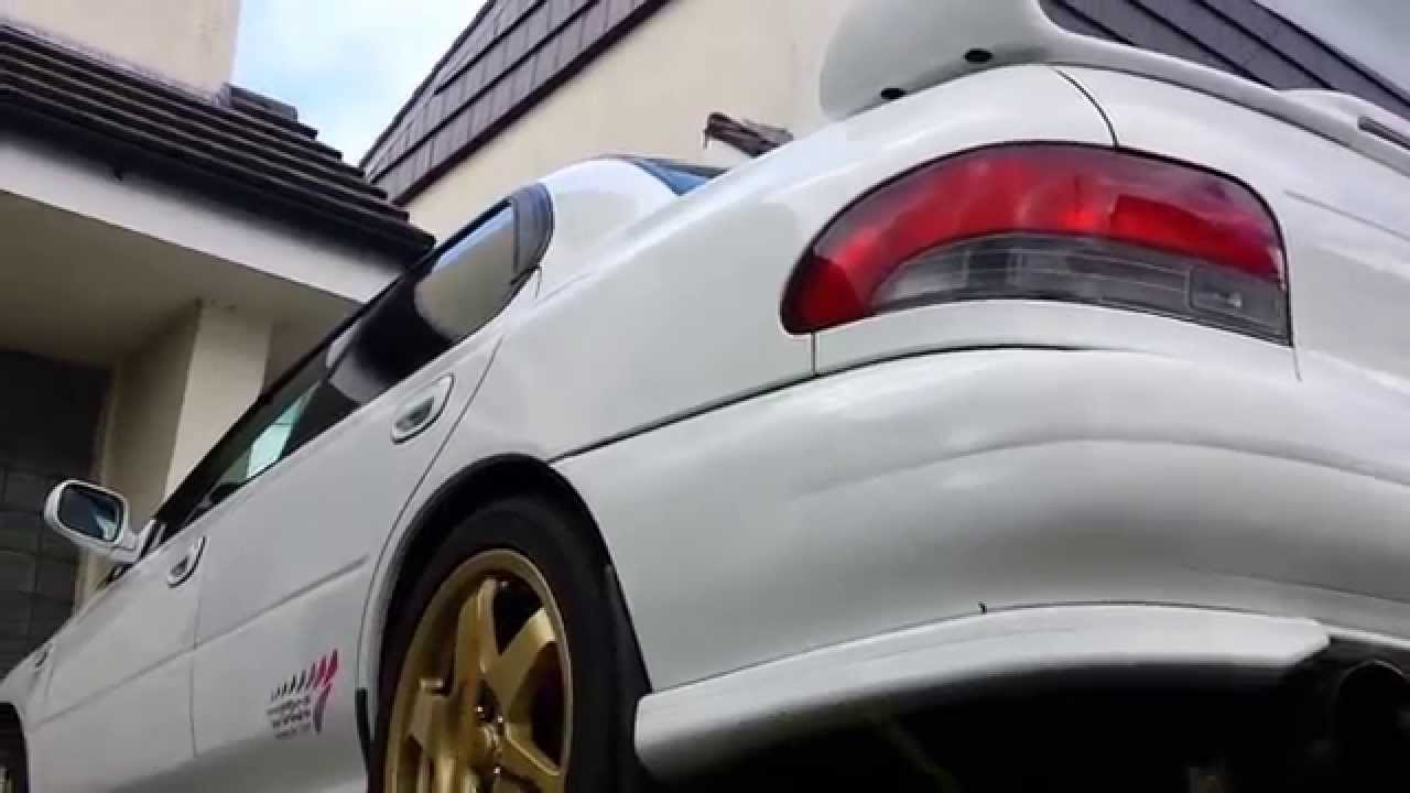 Classic Subaru Impreza GC8 start up & walk around
