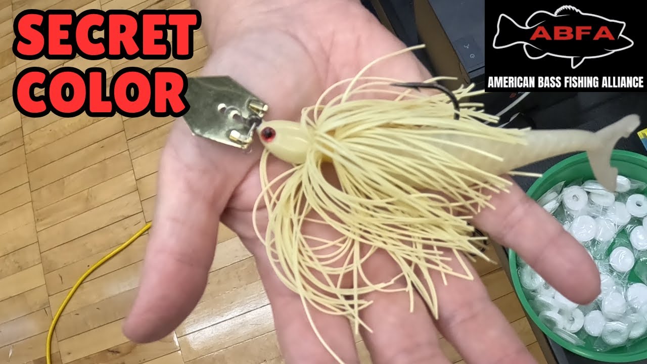 Новые приманки и снасти Chatterbait и Senko в расцветке Bullseye.