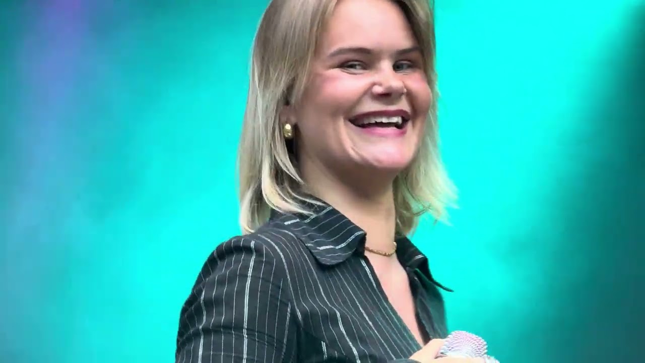 Annika - Så lenge jeg er sexy