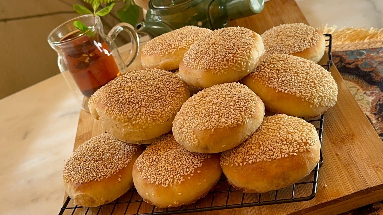 قرص بالسمسم و السكر الاقتصادية للافران و المخابز في البيت بكل اسرارها✌️❤️نص كيلو دقيق هيأكلو الحبايب