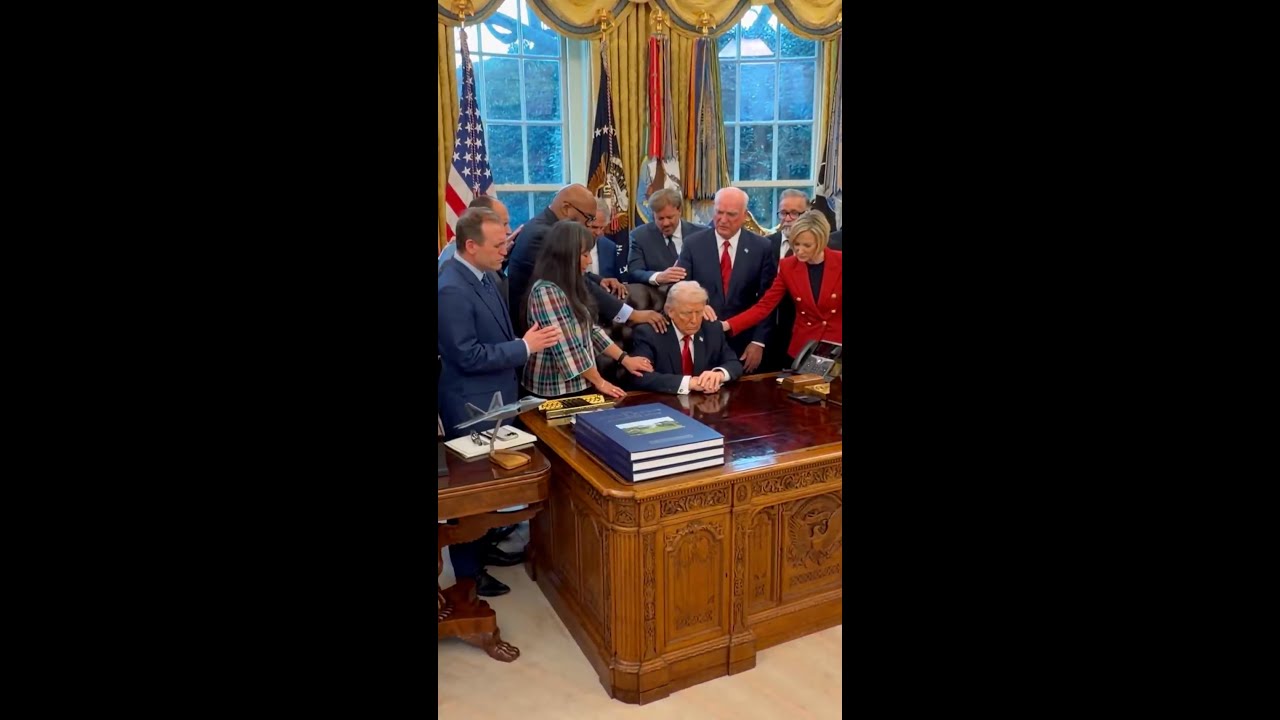 Oraci&oacute;n por Trump en la Oficina Oval &iexcl;Dios bendiga a los Estados Unidos!