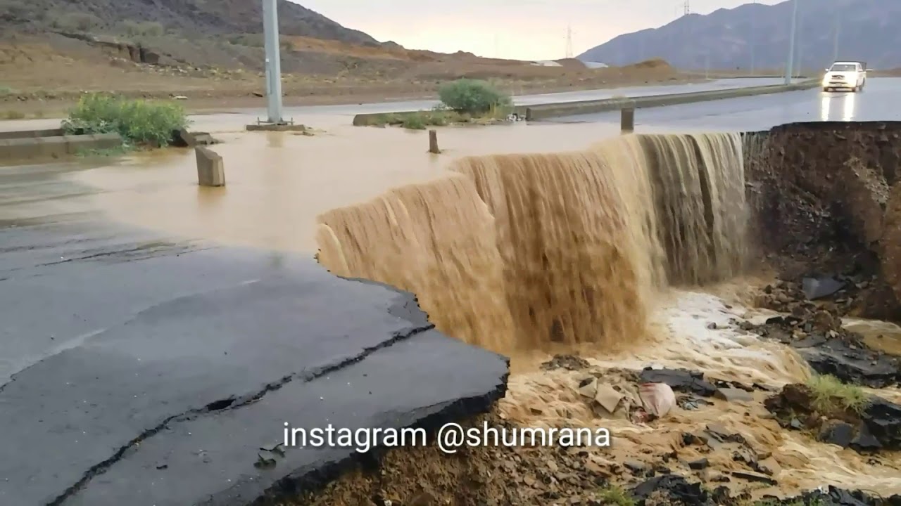 أمطار محايل عسير وطريق قنا خميس البحر
