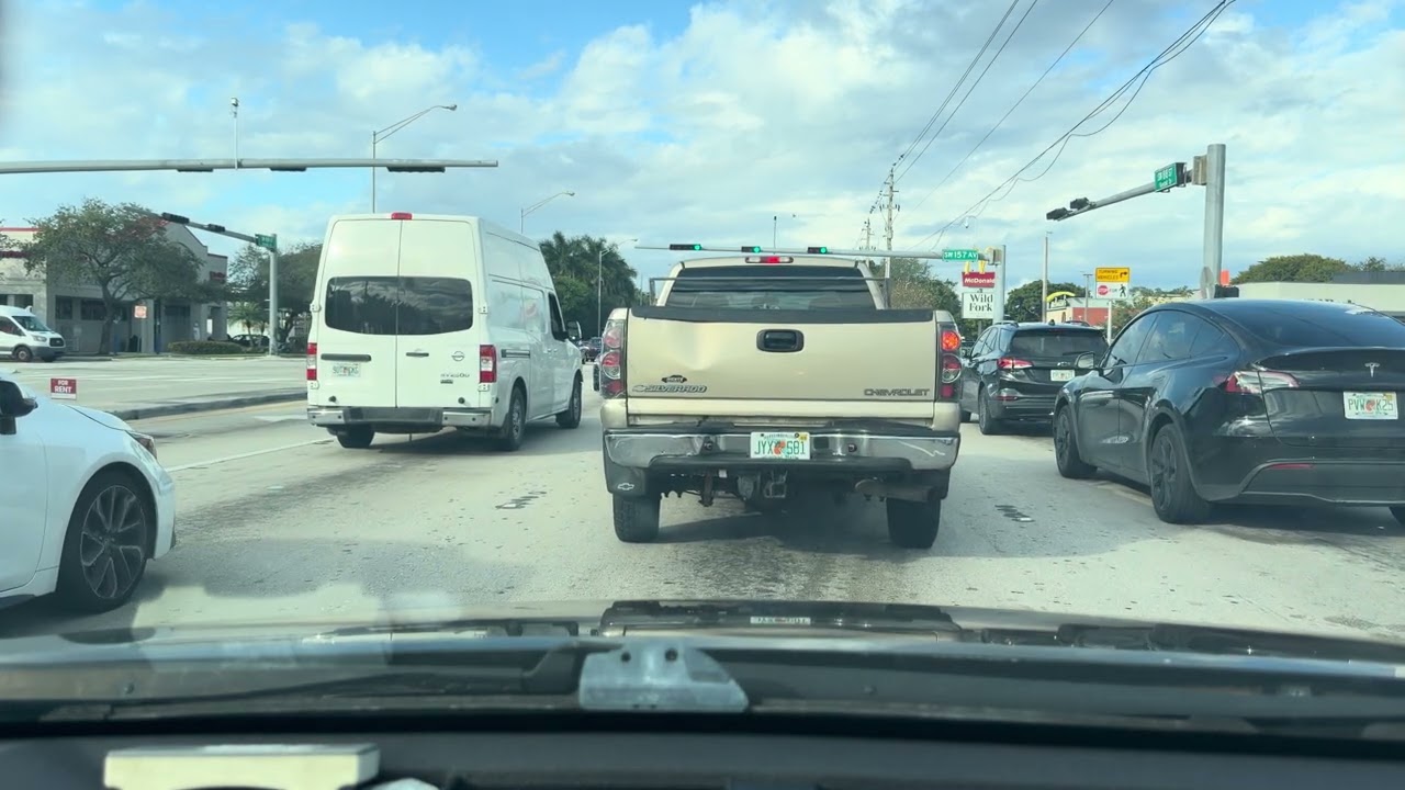 Driving from sw 88 st in Kendall, FL, sw 177 av, sw 136 st and sw 208 av in Redland, FL neighborhood