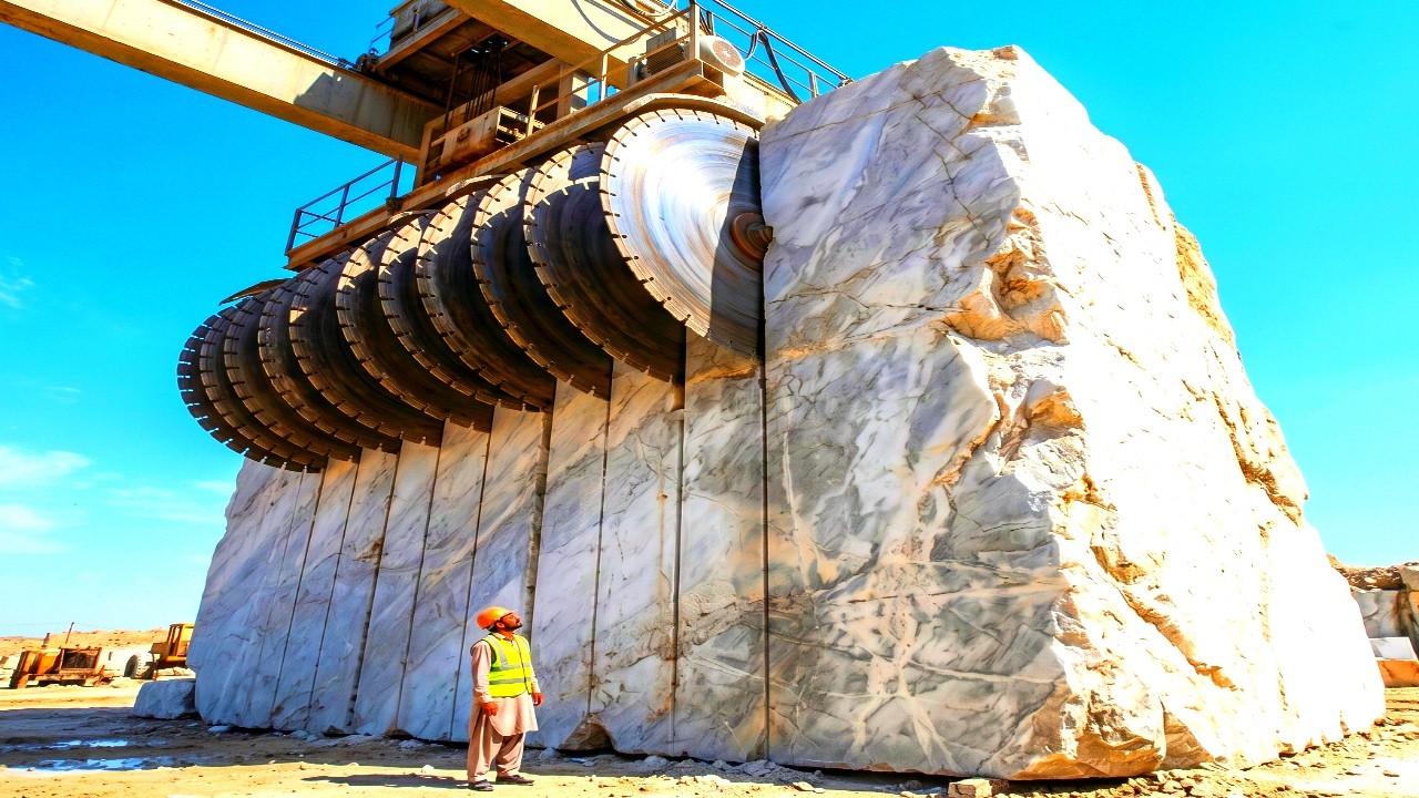 Extreme Process Pakistan CUTS BIG STONES Using A Very Powerful Giant Machine - @AmazingExperts