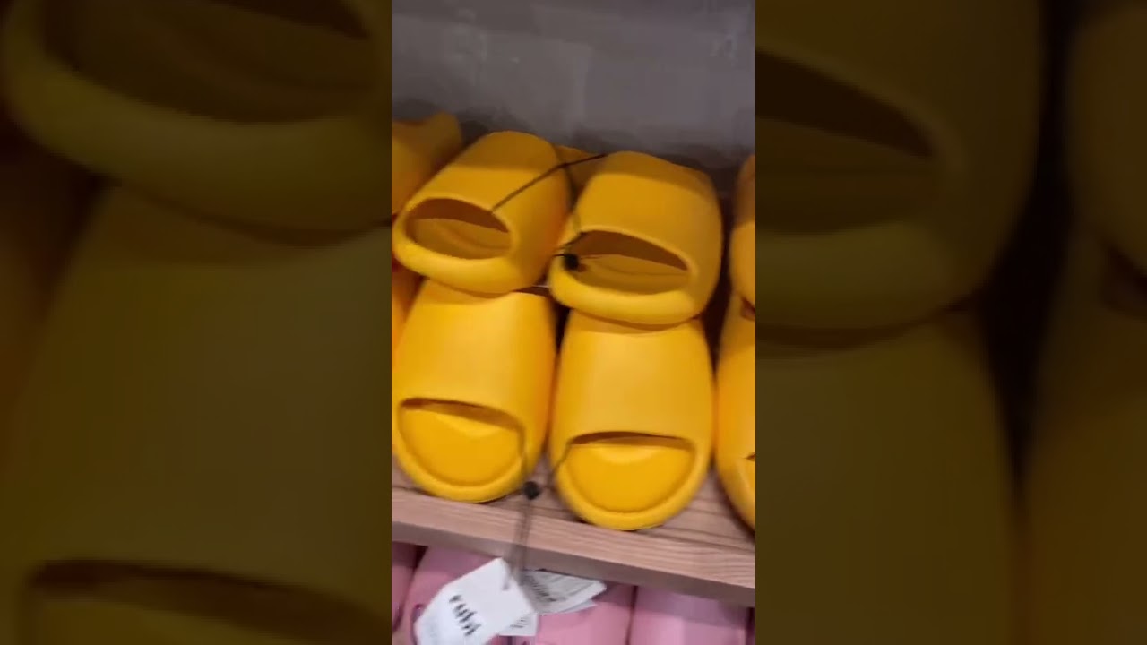 Ищете шлепанцы Yeezy??? 