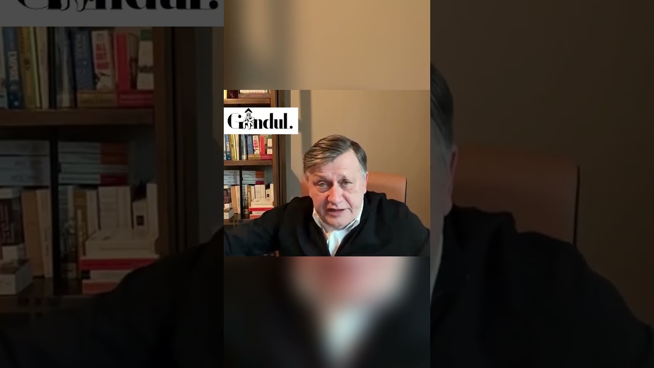 Crin Antonescu: &bdquo;Mi-e rușine cum &icirc;l ducea de m&acirc;nă Macron pe Nicușor Dan&rdquo;