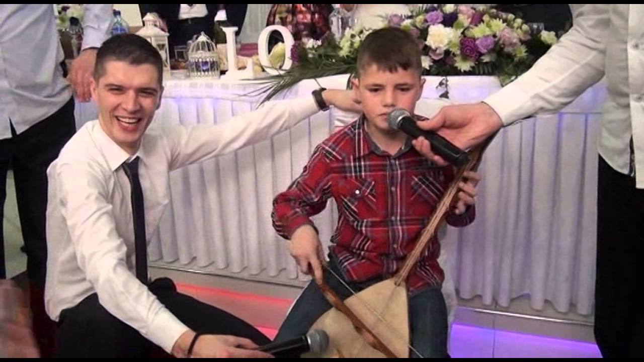 MIDO TODOROVIĆ - MLADI CRNOGORSKI GUSLAR