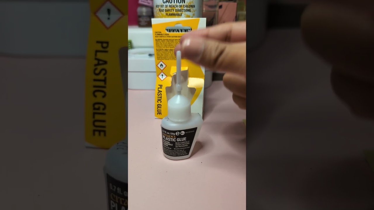 Opening Citadel Plastic Glue for the first time #citadelplasticglue #howtoopen #citadel #warhammer