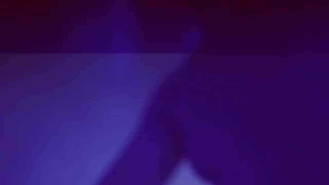 Space Dones - Discos Voadores (Official Video)