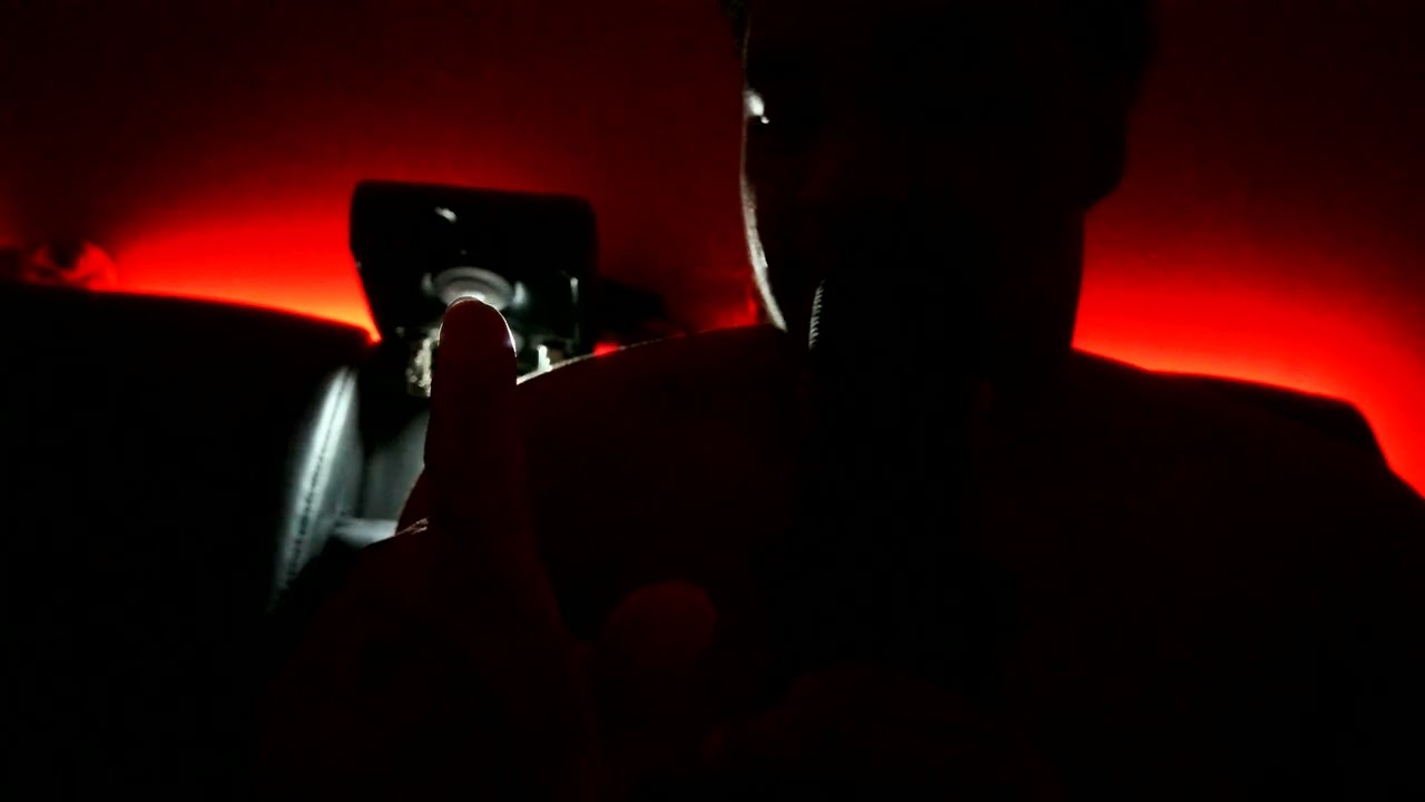 ASMR: Sleepy Time Story, Light Triggers, Whispers and Mouth Sounds to put you straight to Sleep...