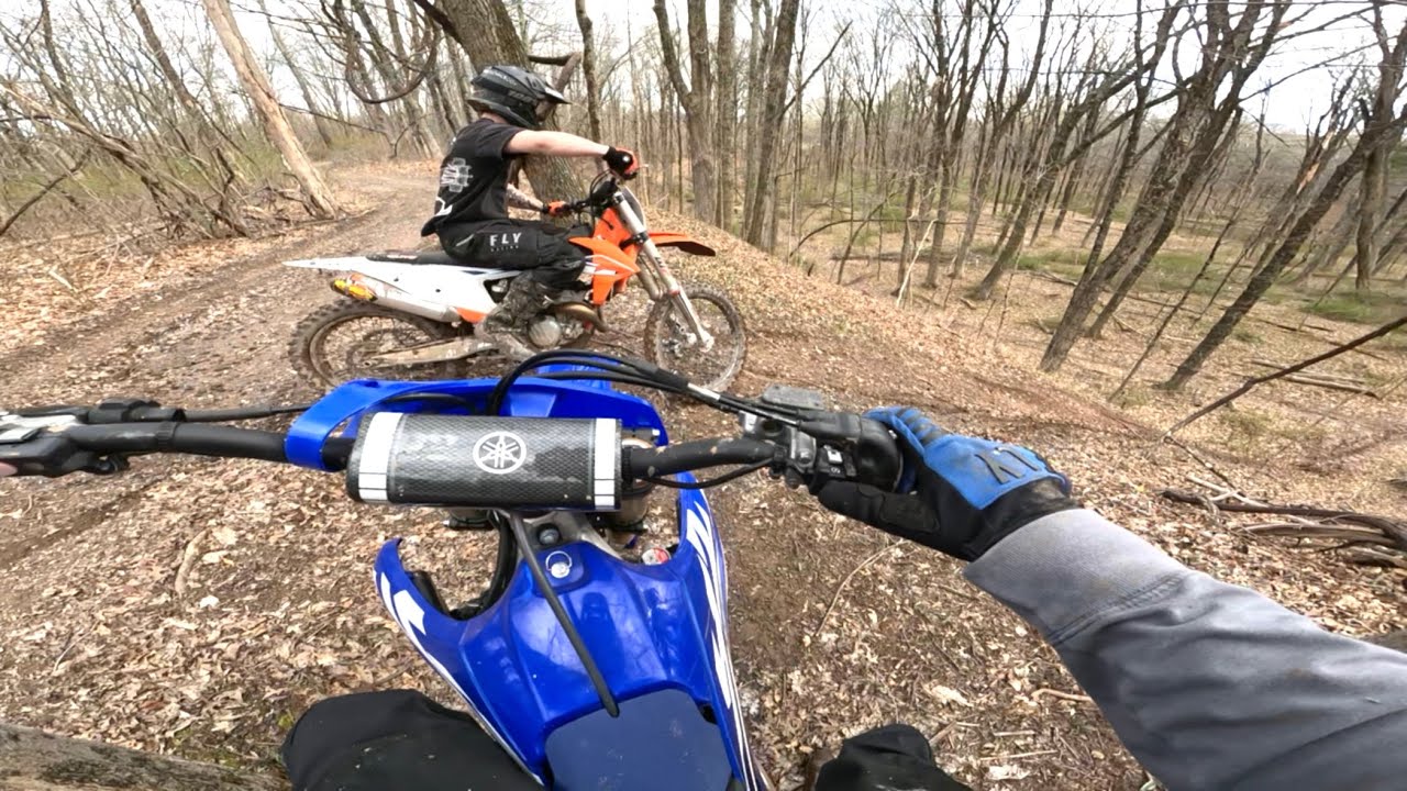 KTM 350 SXF vs YZ450F | Wheelies on Muddy Trails & Sound Test!