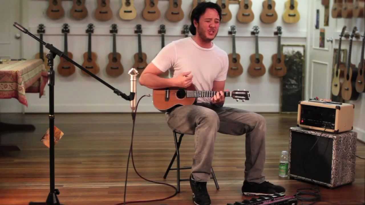Zach Shimizu Looping live w/ Ukulele