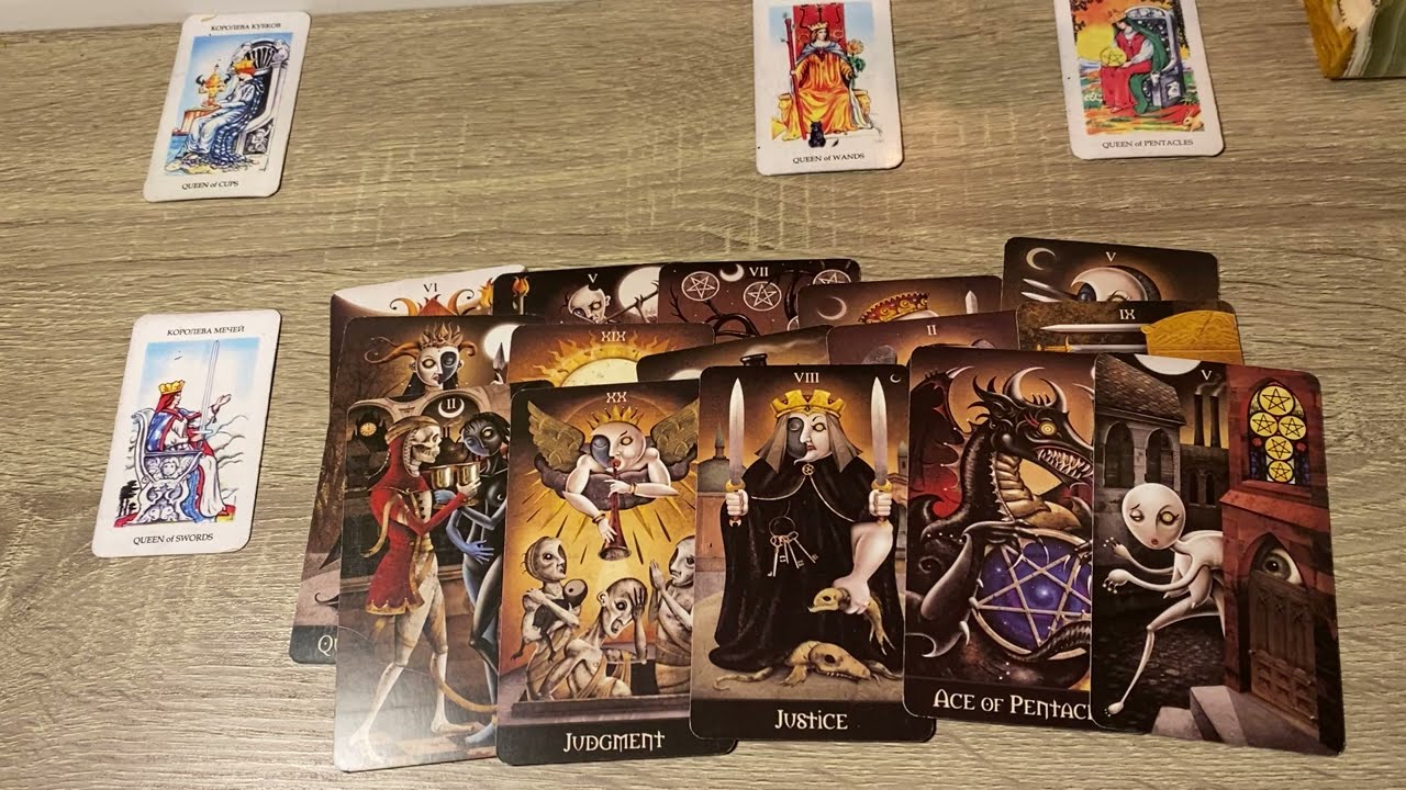 У кого вызываете такую зависть, что разрушает Вам жизнь?! Таро 4 Королевы.