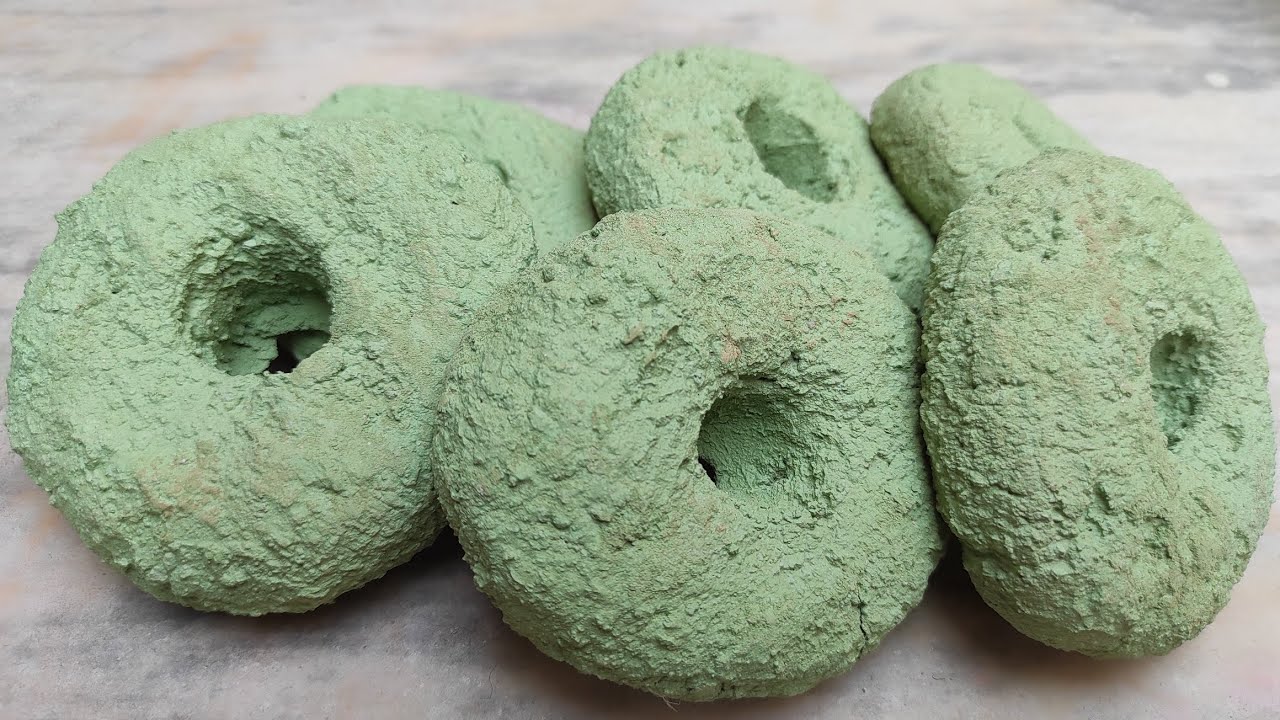 New ~Pistachio Dirt donut crispy dry crumbling 😋_#dirtcrumbling 