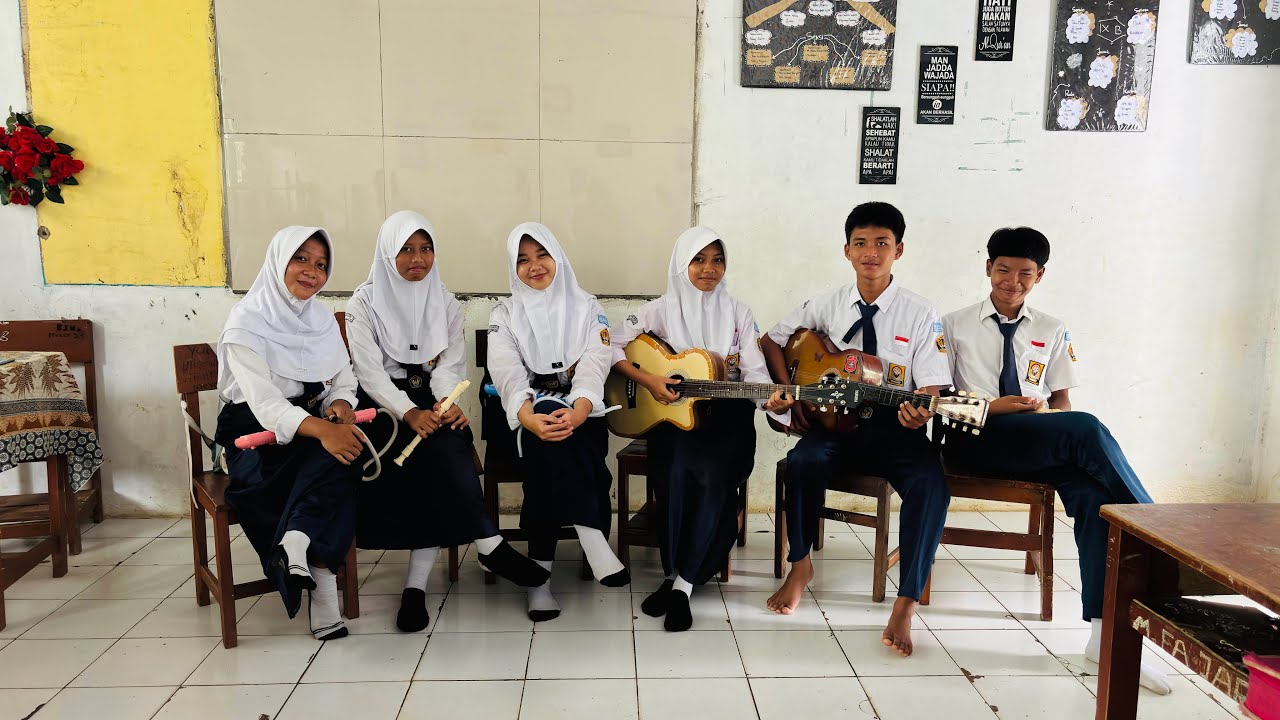Ibu Kita Kartini Cover by Kelas 9B SMPN 1 Banjar no edit no cut