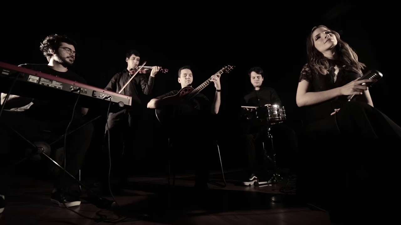 I was born to love you - Queen (Cover Giovana Bezerra)