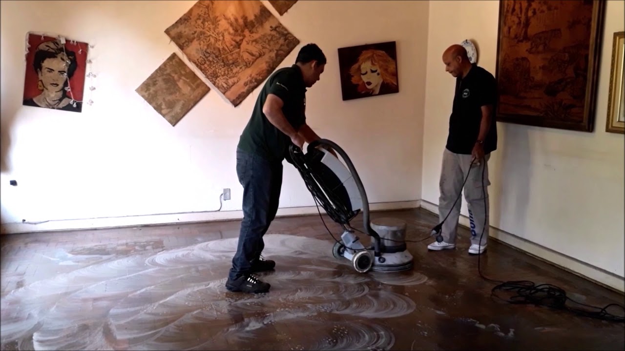 SEM RASPAGEM E SEM PÓ, em MADEIRA? Novo Sistema de Recuperação de Pisos e Decks / Piso Piso Arte SP
