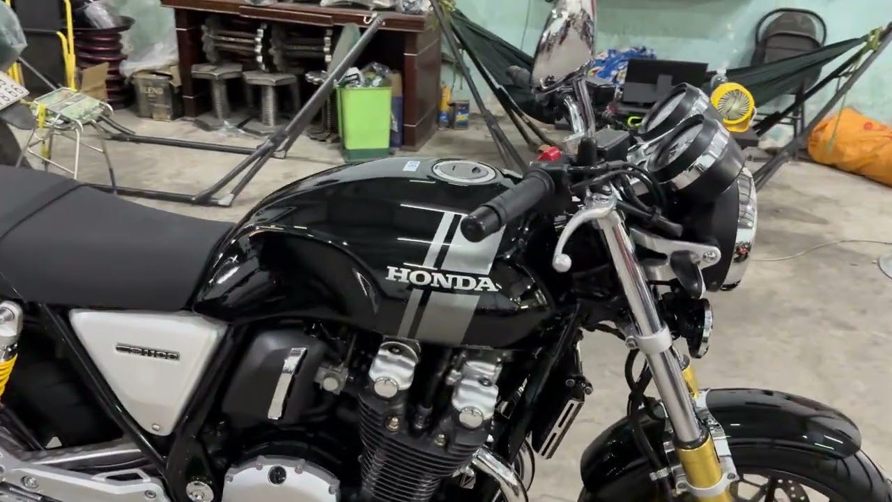 CB1100RS odo siêu lướt 1,880km đời 2018 siêu đẹp