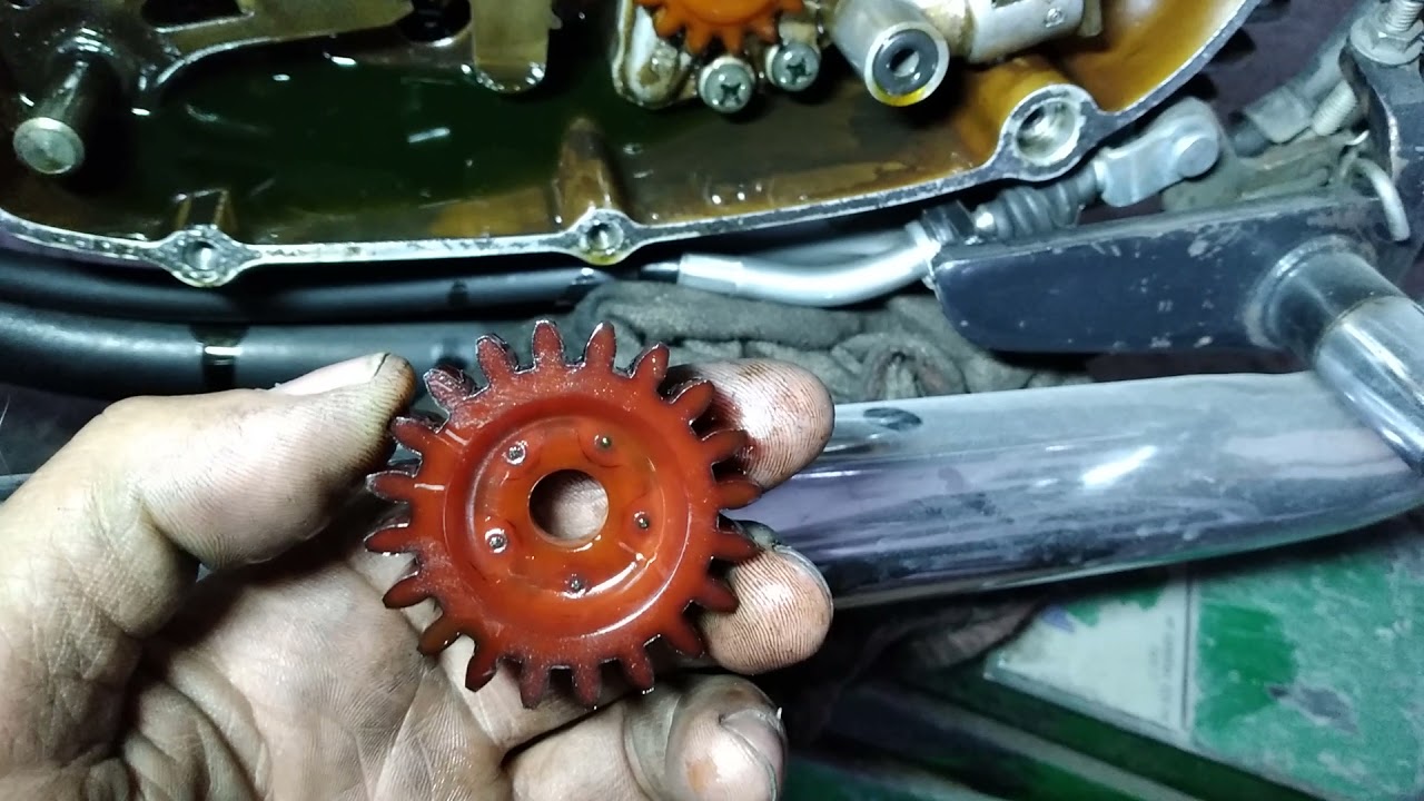 é necessário ter interruptor de óleo sera?troca as engrenagem ou coloca luz de óleo?