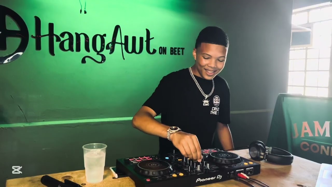 CRUZ THE DJ CLUB ANTHEMS CHAPTER 1 FESTIVE EDITION