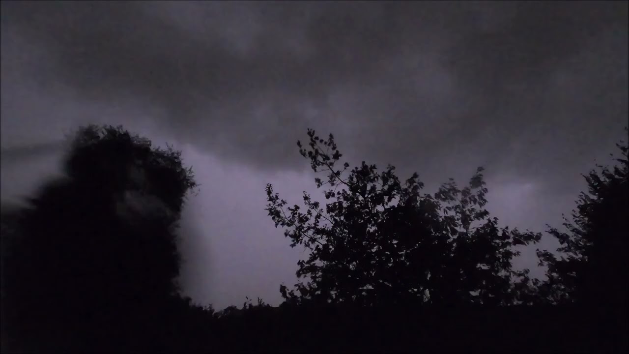 Silna, nocna, jesienna burza nad Łowiczem. 3.10.2023. Nawet latem takiej nie było!