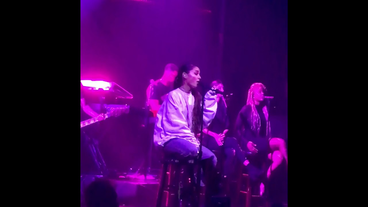 Ariana Grande ‪Sweetener Listening Session (Chicago)