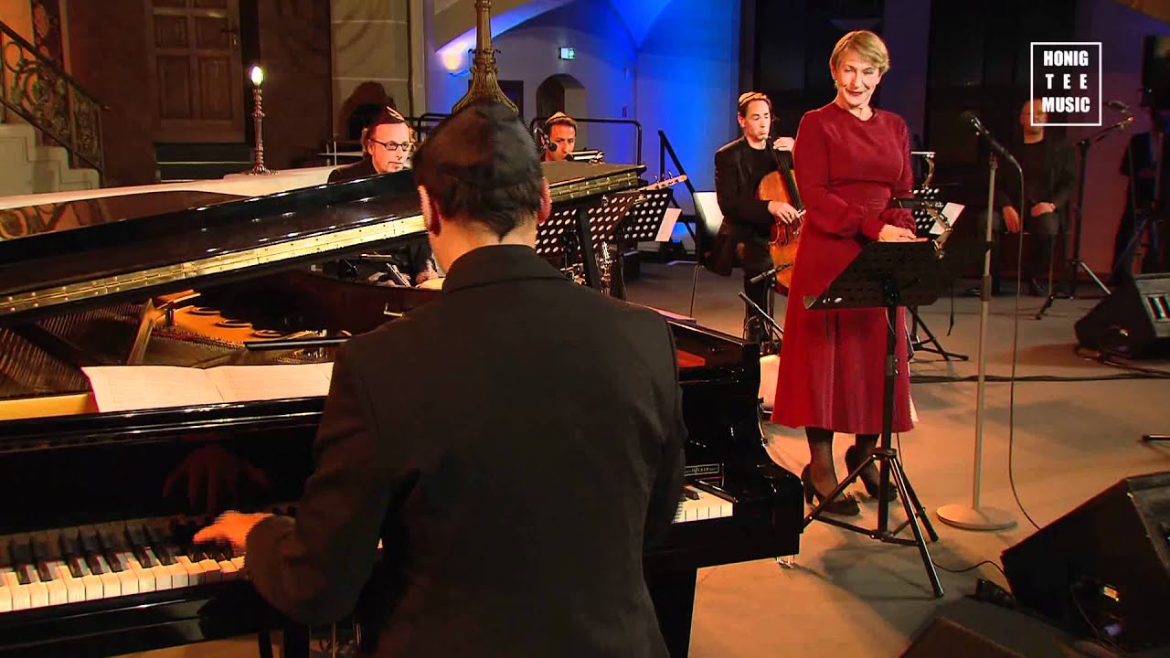 Dagmar Manzel singt Ha-Cha-Cha von W.R.Heymann