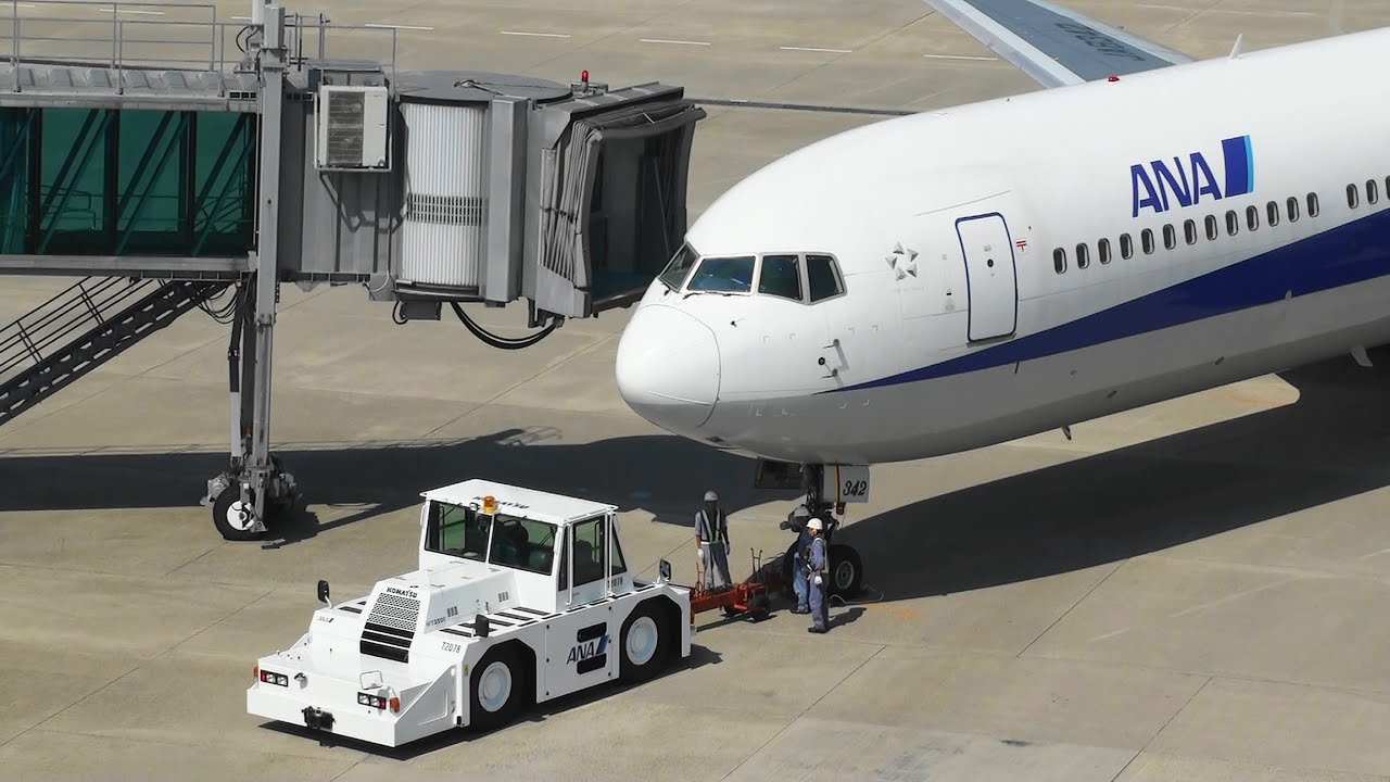 [幻の2番スポット] ANA Boeing 767-300 JA8342 TAKE-OFF TOYAMA Airport 富山空港 2012.8.17