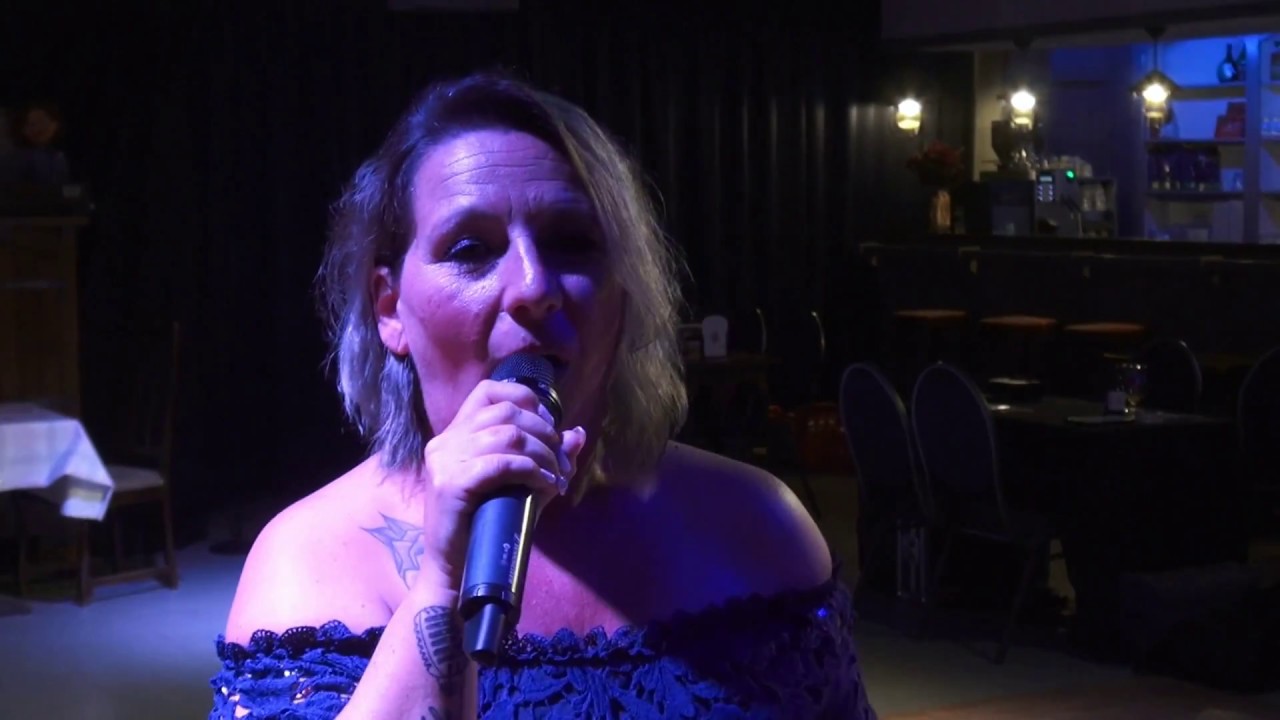 Cindy stelt haar nieuwe CD voor  'Na regen komt zonneschijn'