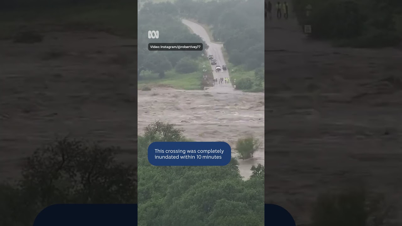 Timelapse shows rising river in Texas flash flood | ABC NEWS
