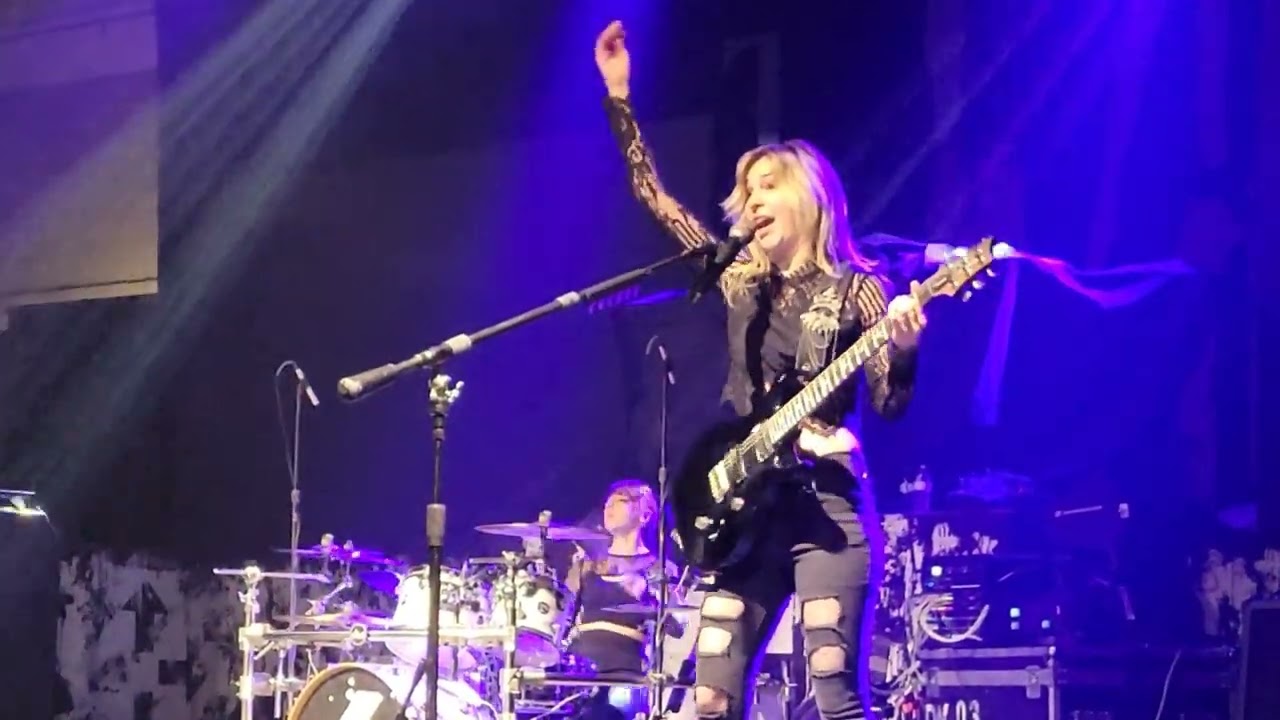 The Warning - When i'm alone -Live - Edmonton, Canada - 12/11/22