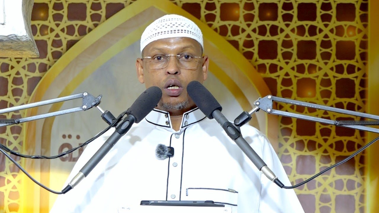 Muslimku nimcooyinka ilaahay siiyay wuuku mahad naqaa || Sh. Cabdiraxmaan Dheere.《حفظه الله》