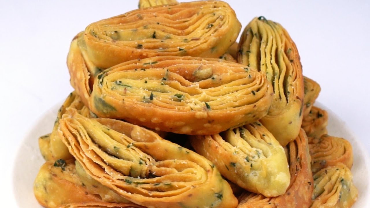 Methi Moong Dal Mathri Recipe | मैथी स्टिक्स इतनी ख़्सती मुह में जाते ही घुल जाये 1महीने तक करे स्टोर