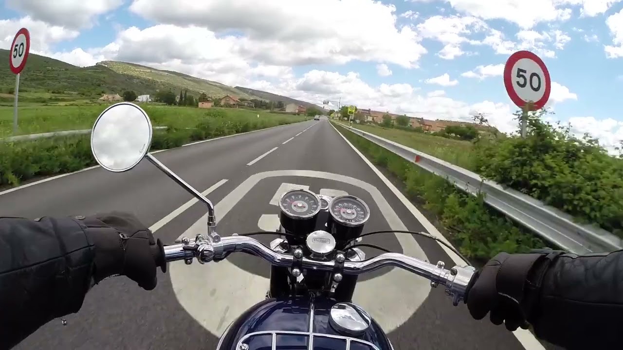 Triumph Tiger T90 Vuelta Atazar