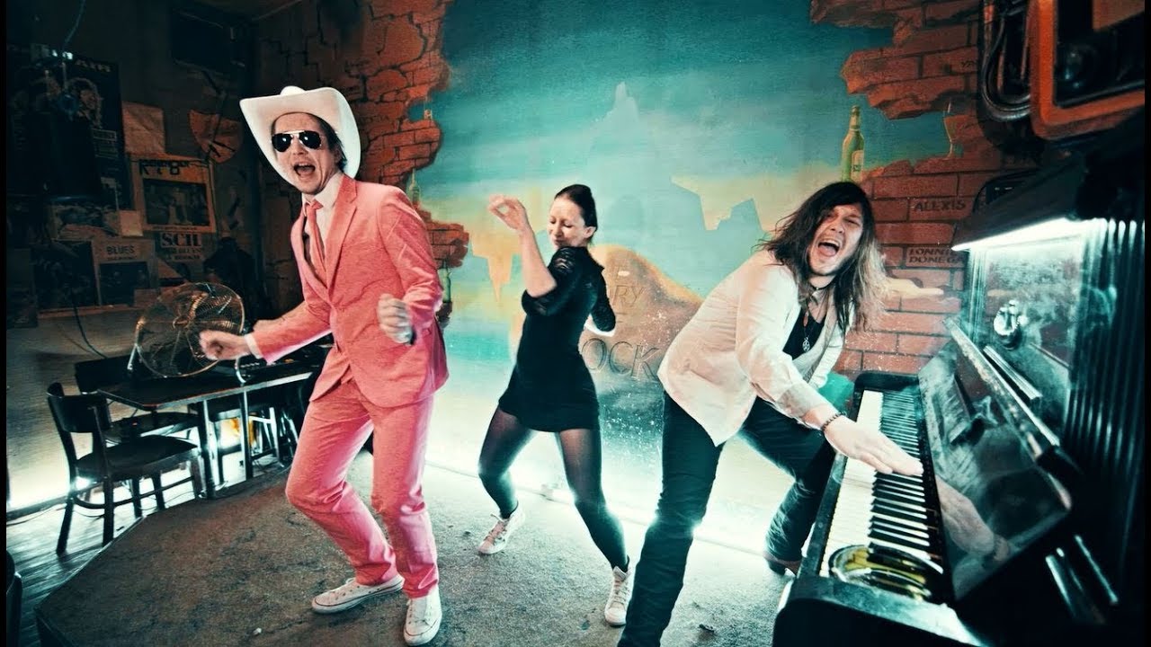 THE WAKE WOODS - Blow Up Your Radio (Official Video)