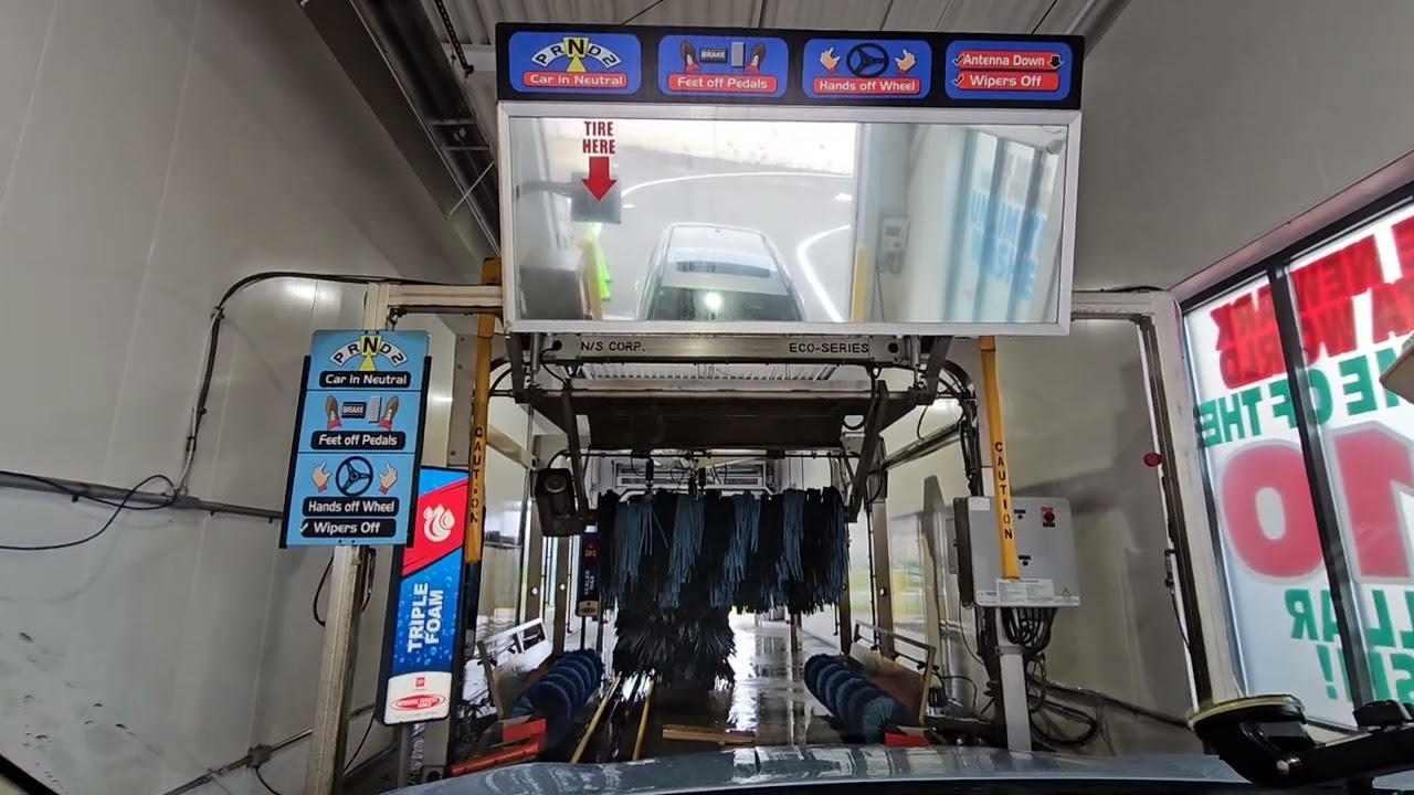 Rare Newer NS Foam-Material Tunnel