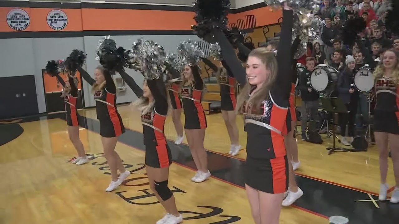 Students cheer for Foxes Football at Silverton High School with Joe V.