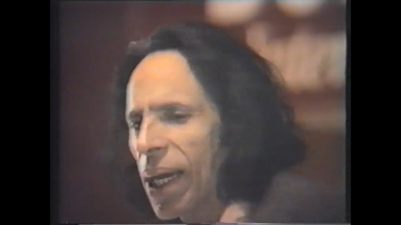 John Elia recites his Ghazal      خود کو تباہ کر لیا اور ملال بھی نہیں​