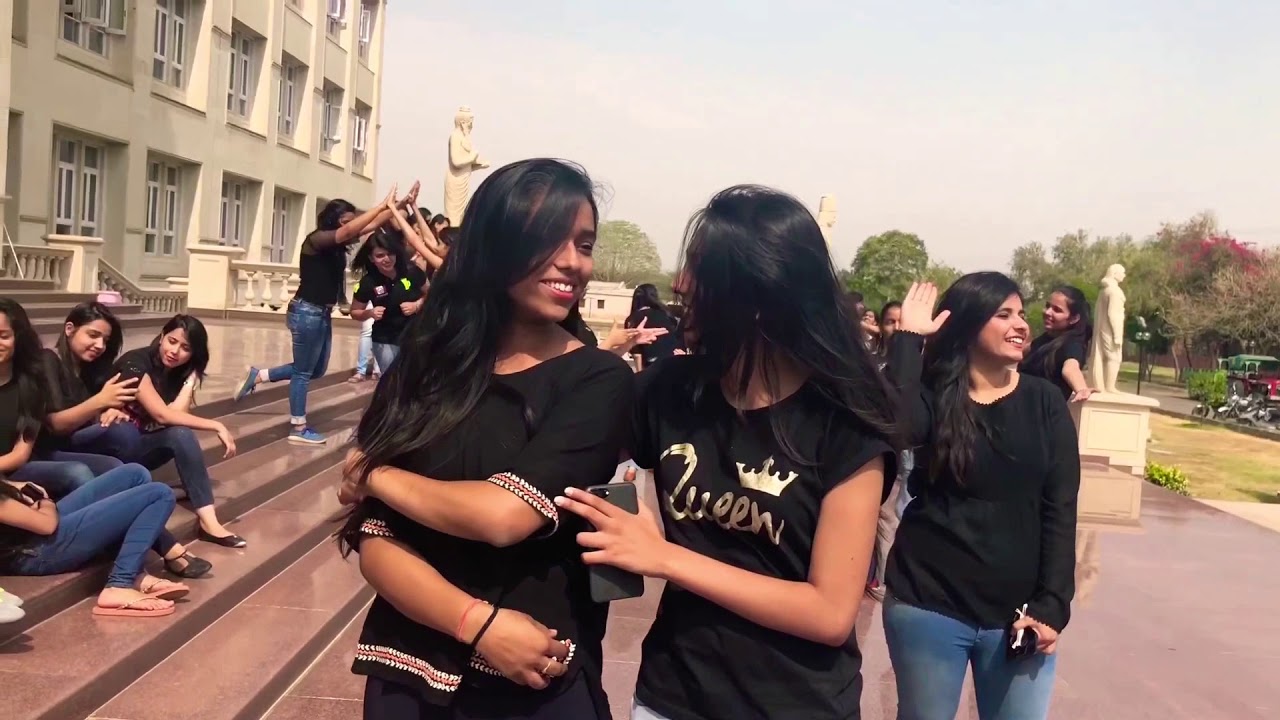 Mody University Mannequin challenge.!