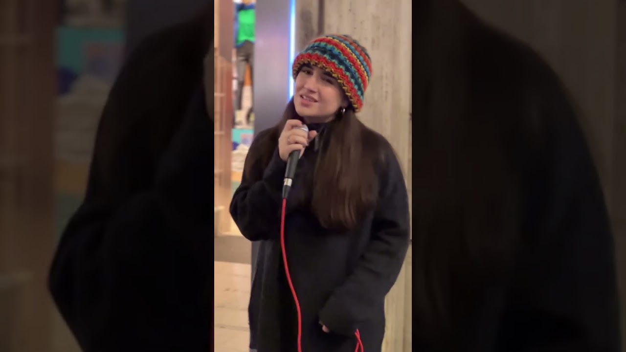 @virginiamingoli #rome #singer #streetartist #december 2022 filmed by 🎥 @ymkfilms