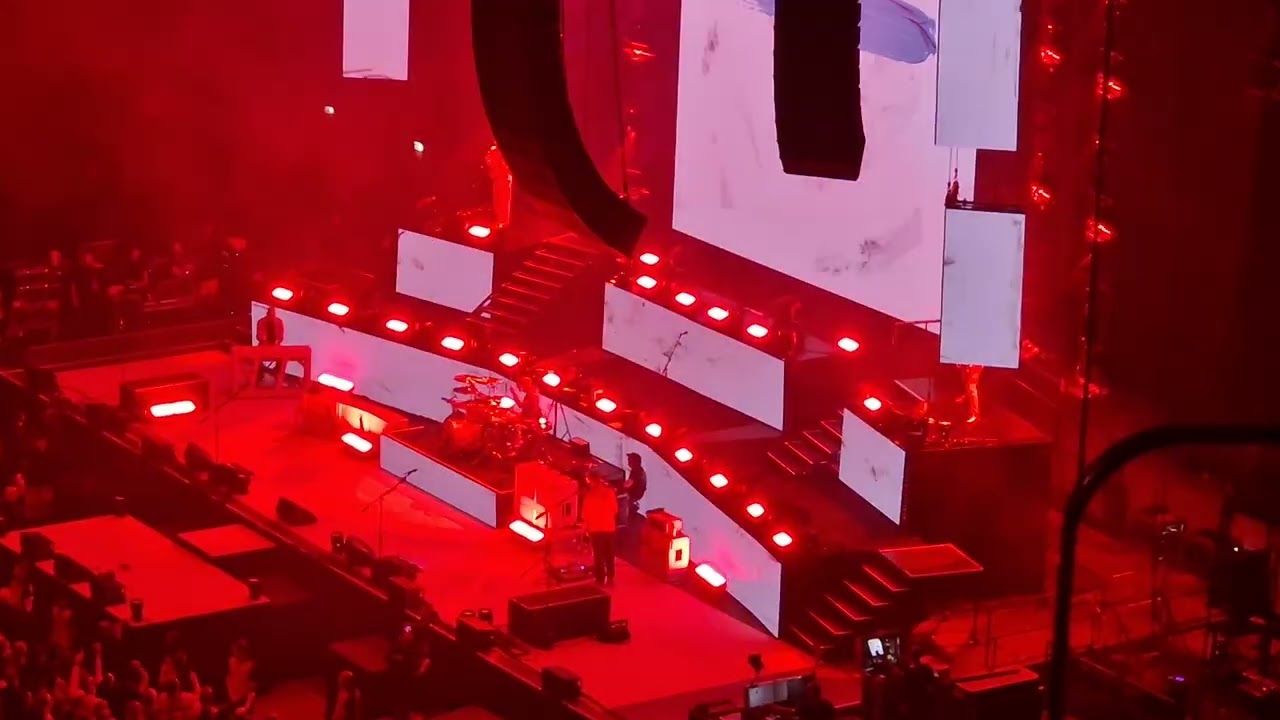 Biffy Clyro - Intro/ Dum Dum. Leeds 05/11/2022