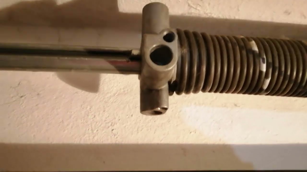 Come aumentare la tensione delle molle del sezionale del vostro garage.