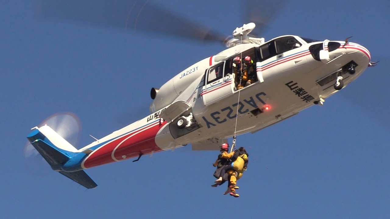 [日本航空高校航空祭2023] Sikorsky S-76D JA223Y 山梨県消防防災ヘリコプター『あかふじ』デモ～ハイスピードローパス(午後２回目）
