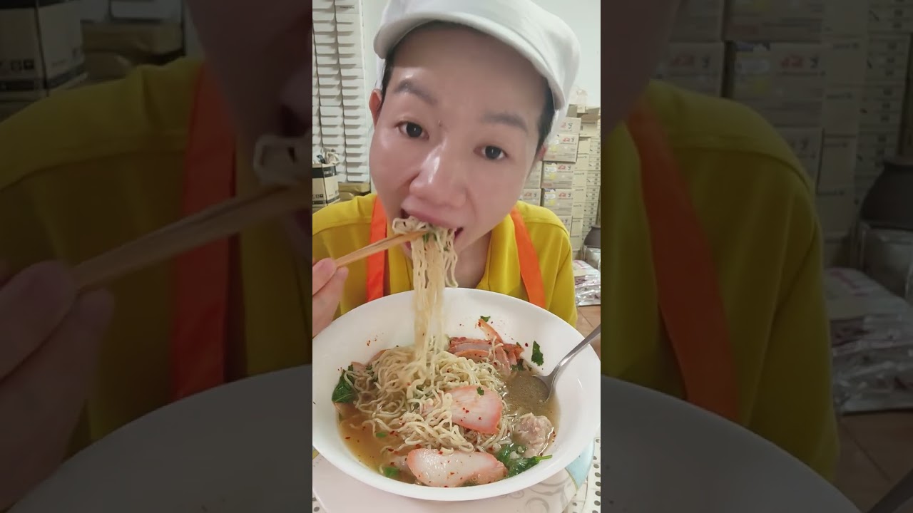 มาจ๊ะทุกคนวันนี้บะหมี่เกี๊ยวอีกแล้วจ้าแซ่บๆด้วยกันค่ะ