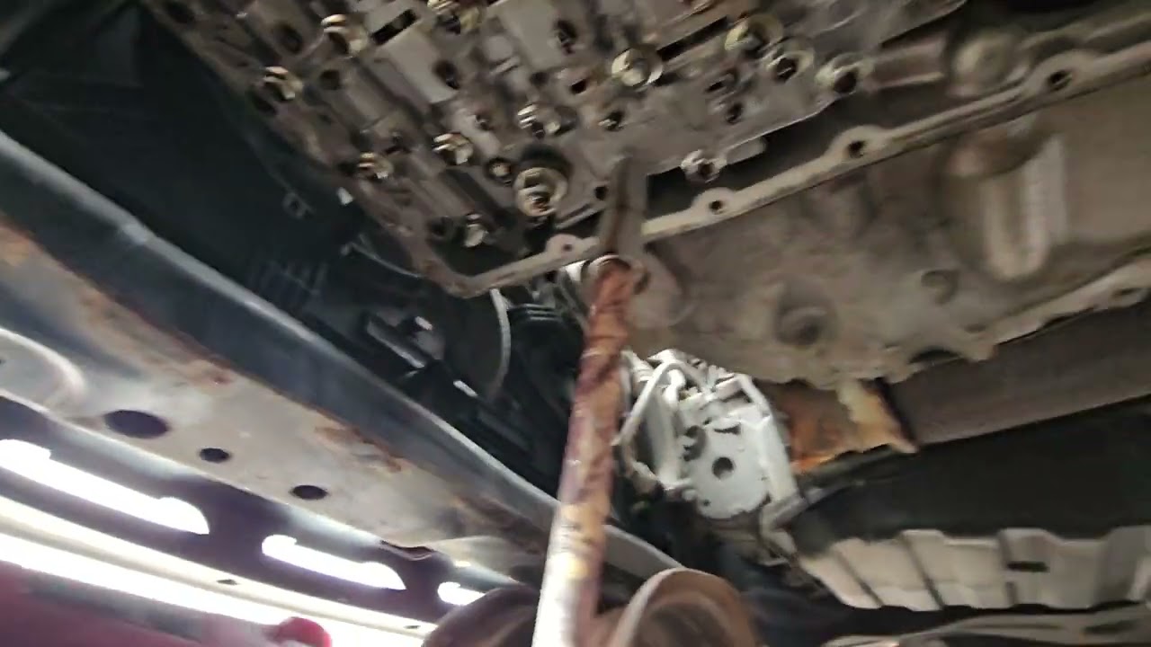 2013 Nissan Rogue - Valve body removal