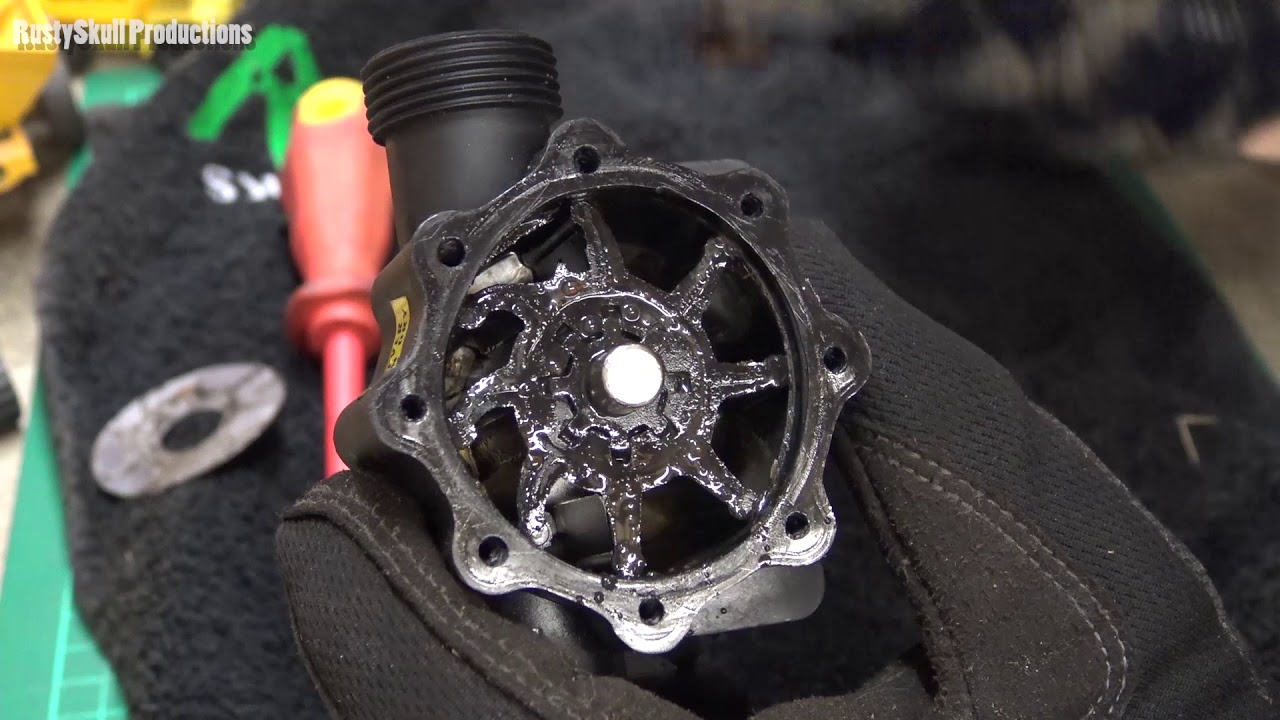 What's Inside a Drill Pump - RustySkull Productions