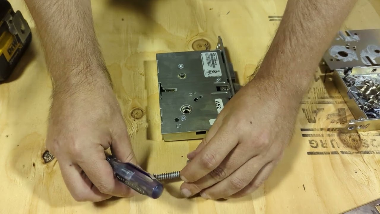How to reverse the standard mortise from Dormakaba.