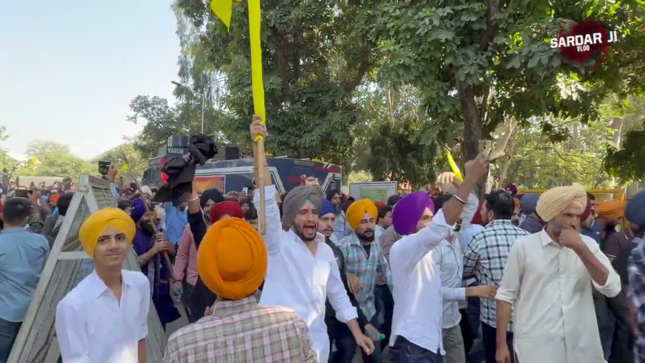 University ਐਨੀ police