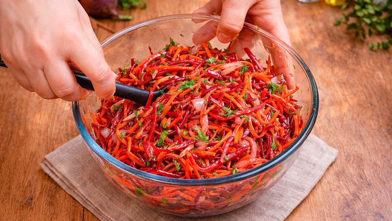 Съедят за минуту! Необыкновенно вкусный, простой Салат из обычной СВЕКЛЫ!