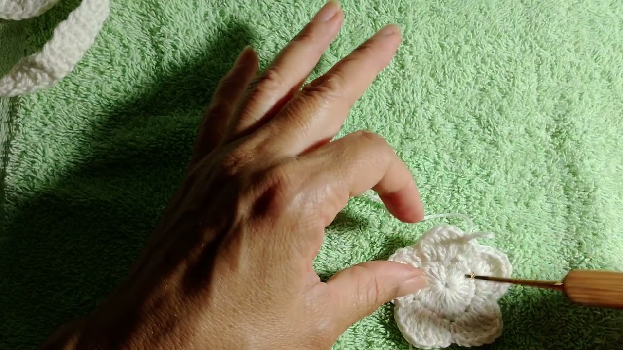  Flor para aplicação em roupas, biquínis, bolsas,    tapetes.
